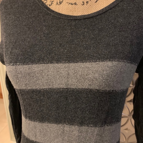 Ann Taylor Loft charcoal and grey knit long sleeve - Picture 2 of 4